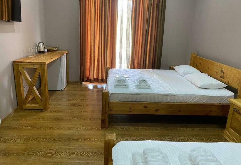 اتاق استاندارد چهارنفره با چشم‌انداز باغ, Eco Village Tskaltubo