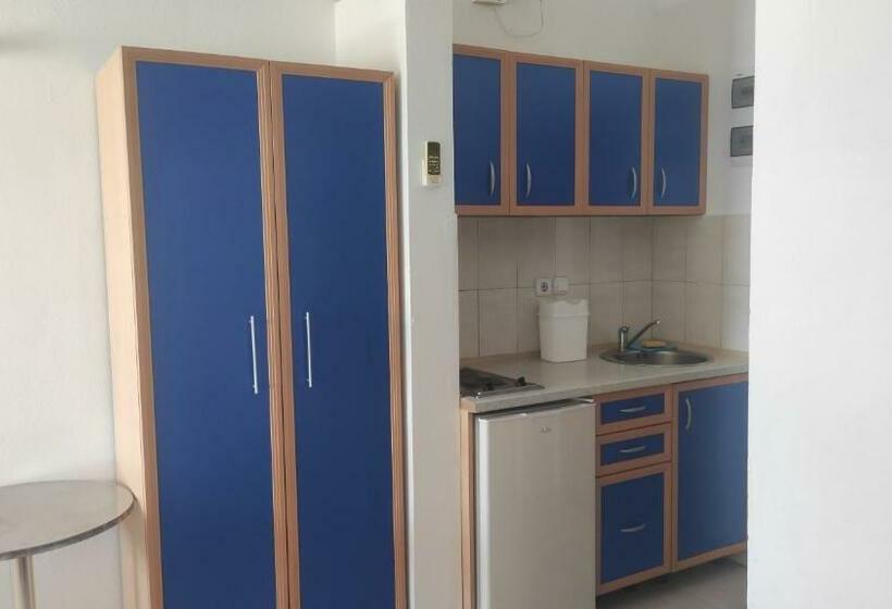 اتاق لوکس, Maki Apartmani
