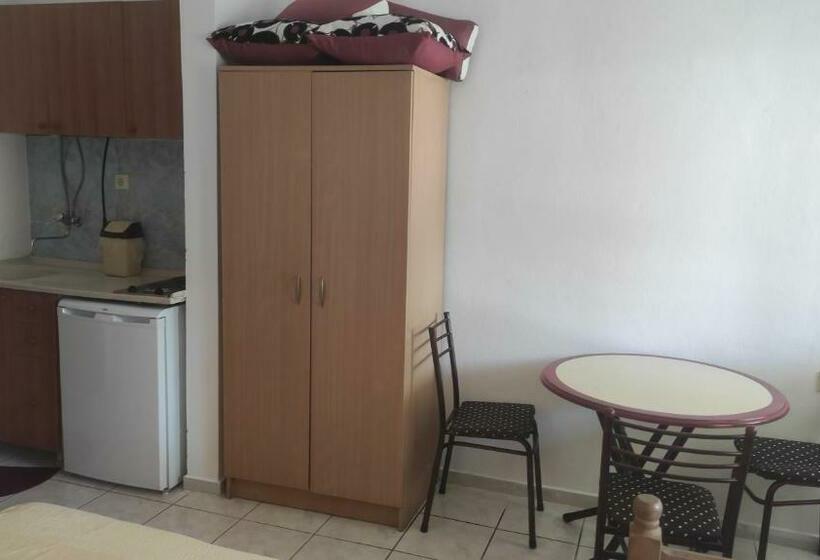 اتاق لوکس با بالکن, Maki Apartmani