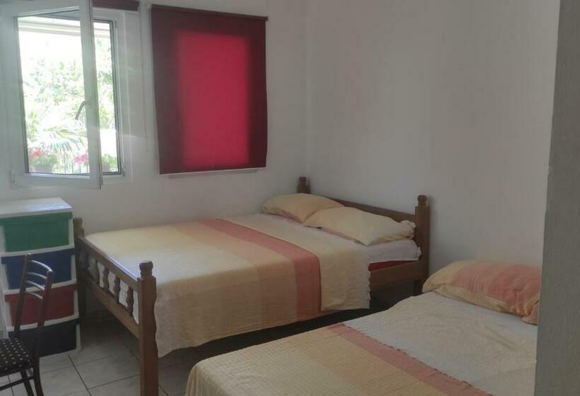 اتاق لوکس با بالکن, Maki Apartmani