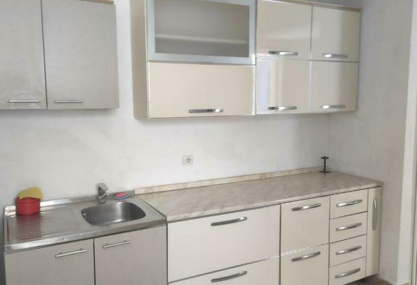 اتاق سوپریور سه تخته, Maki Apartmani