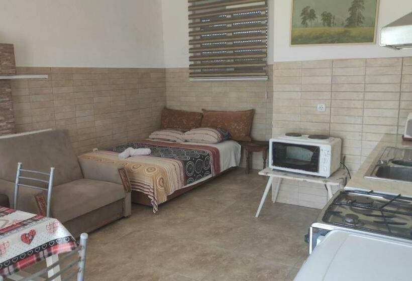 اتاق سوپریور سه تخته, Maki Apartmani