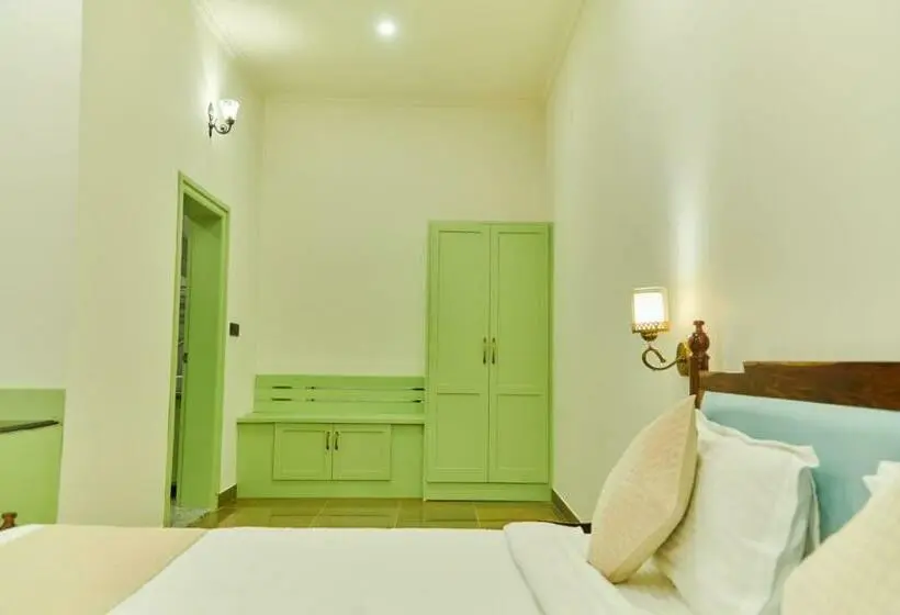 スイート, Free Birds Bungalow
