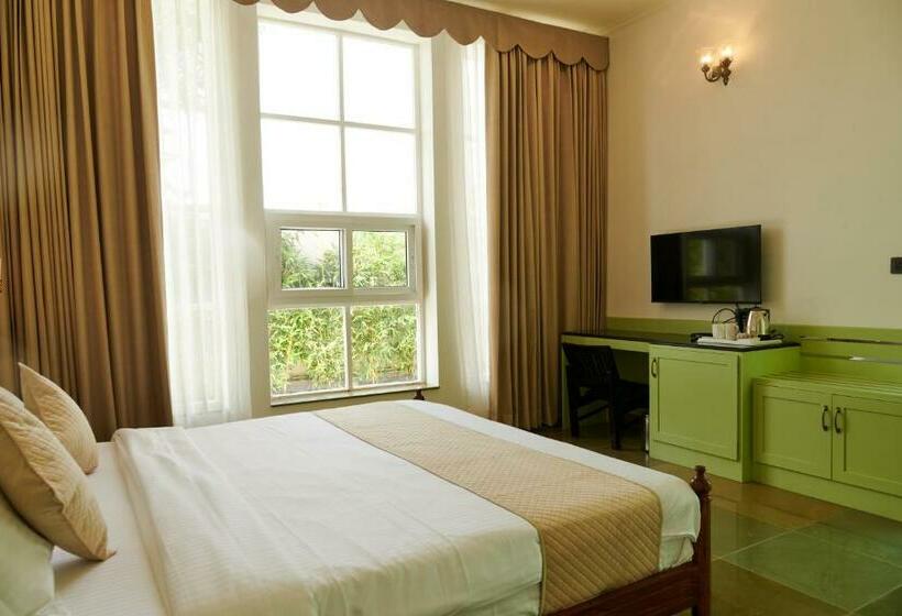 Полулюкс, Free Birds Bungalow