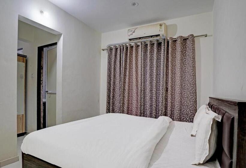 غرفة ديلوكس ثلاثية, Oyo The Maharaja Place