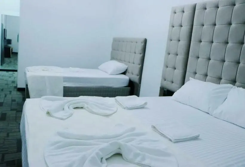 Standard Kolmen Hengen Huone, Taksim By Rich