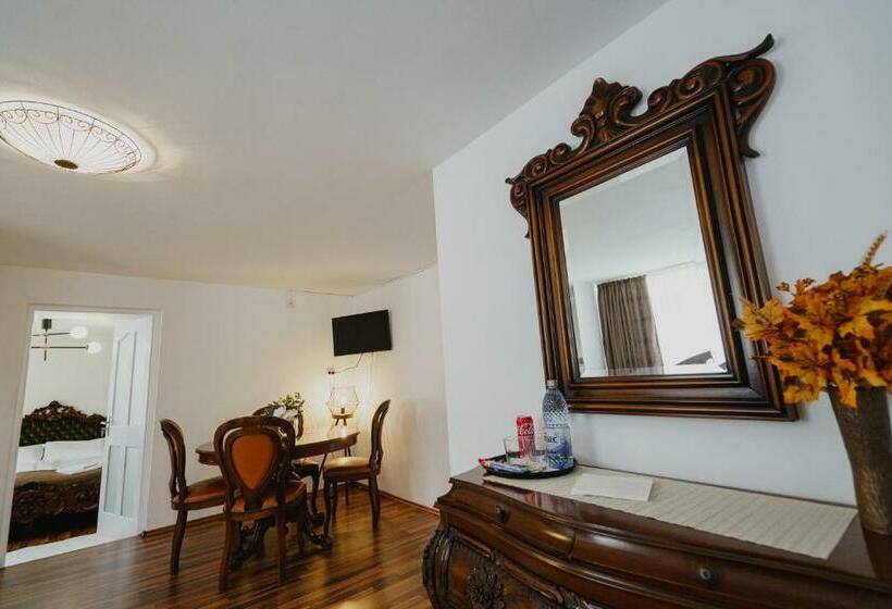 غرفة قياسية, Casa Baronului