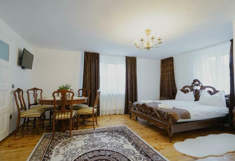 اتاق لوکس, Casa Baronului