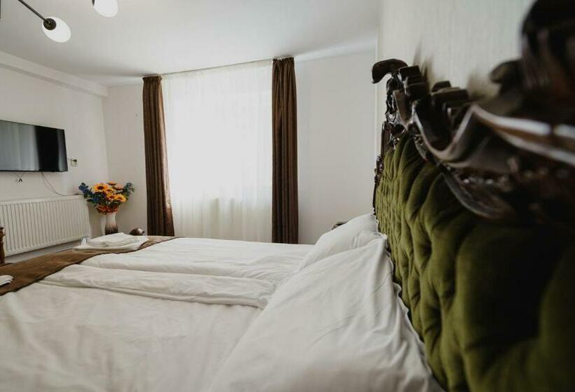 شقة غرفتين, Casa Baronului