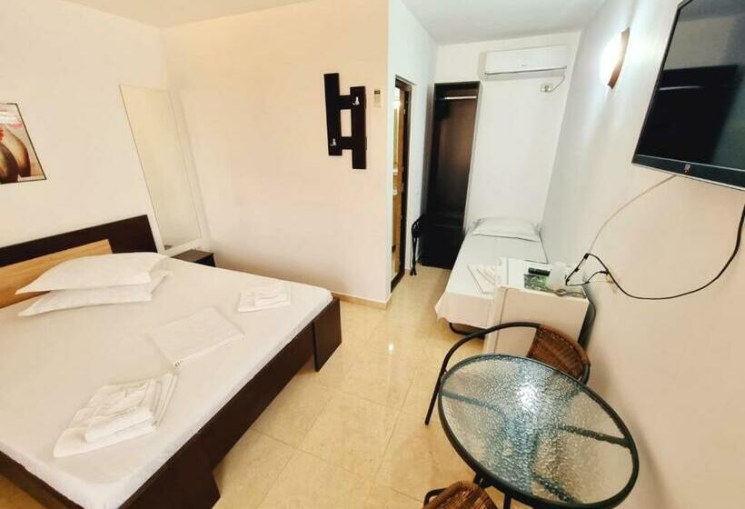 غرفة قياسية ثلاثية, Complex Casa Ani