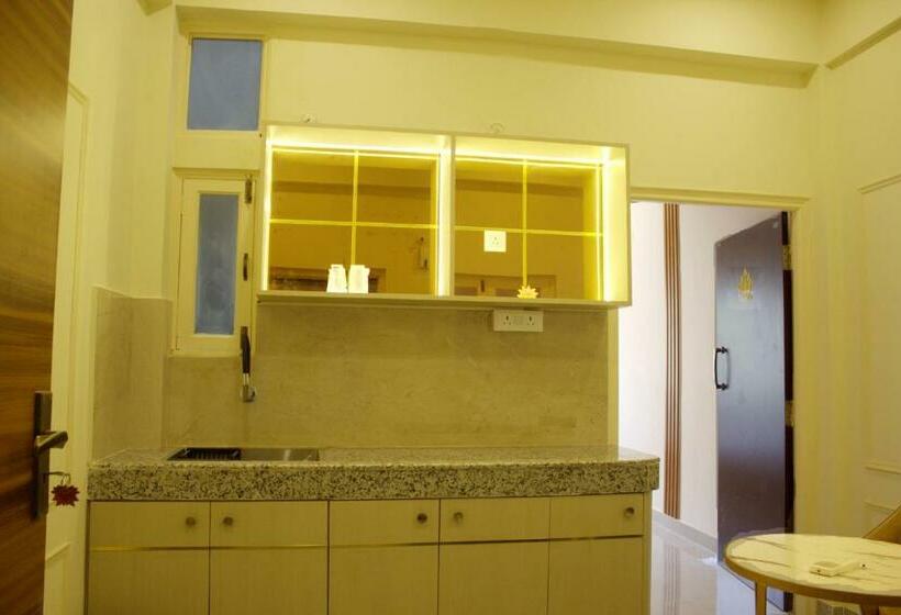 غرفة قياسية سرير كينج, Golden Lotus Varanasi