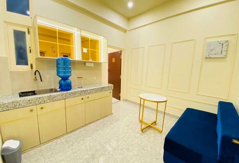 غرفة قياسية سرير كينج, Golden Lotus Varanasi