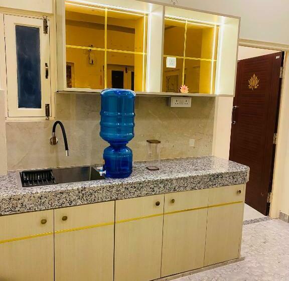 غرفة قياسية سرير كينج, Golden Lotus Varanasi