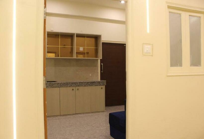 غرفة قياسية سرير كينج, Golden Lotus Varanasi