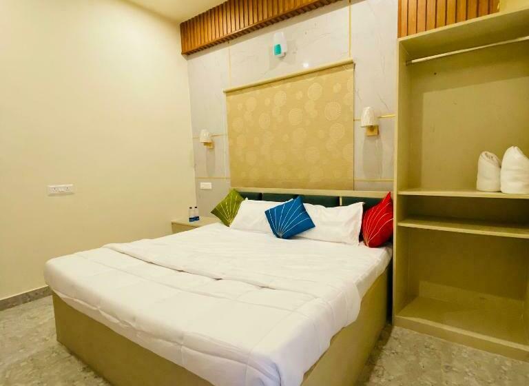 غرفة قياسية سرير كينج, Golden Lotus Varanasi