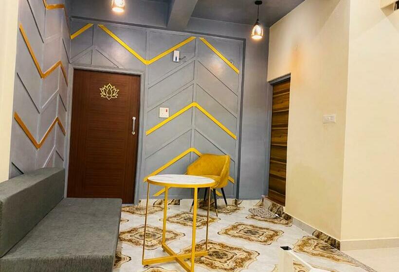 غرفة قياسية سرير كينج, Golden Lotus Varanasi