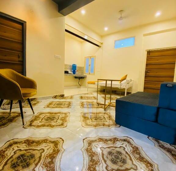 غرفة قياسية سرير كينج, Golden Lotus Varanasi