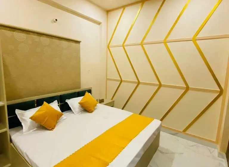 Perhesviitti, Golden Lotus Varanasi