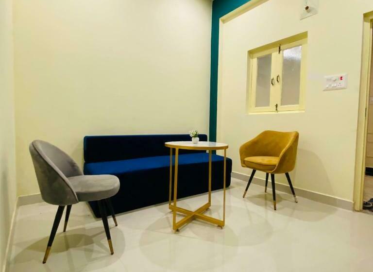 جناح عائلي, Golden Lotus Varanasi