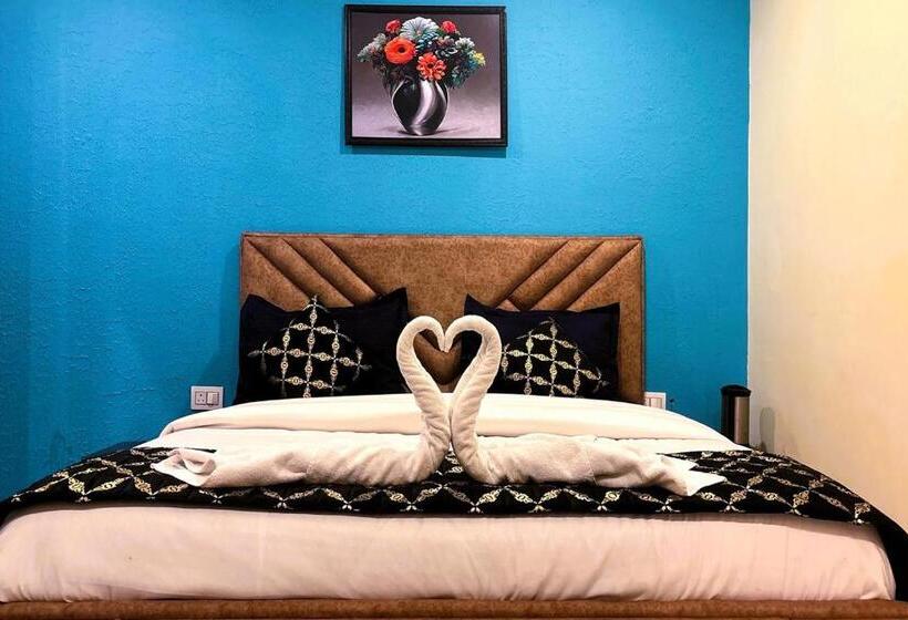 سوییت اجرایی, Grand Parador