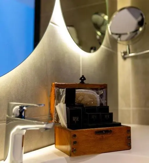 デラックストリプルルーム, Ramitos Boutique