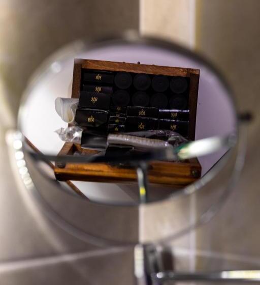 デラックストリプルルーム, Ramitos Boutique