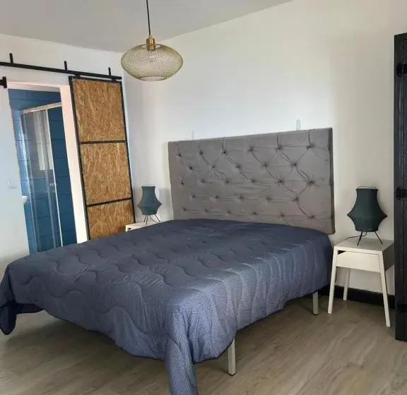Camera Standard, Panoramic House