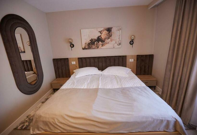 חדר דלוקס, Pensiune Restaurant Pizzerie 2 Păuni