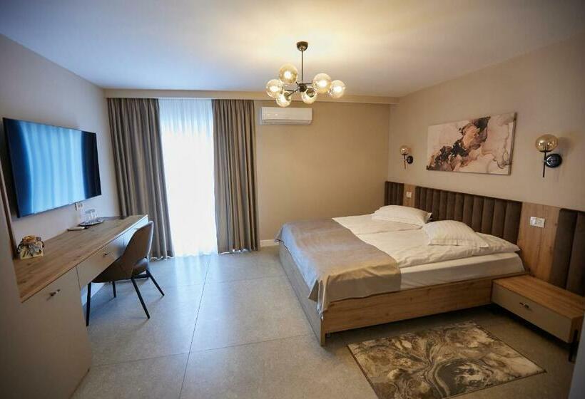 חדר סטנדרט עם מרפסת, Pensiune Restaurant Pizzerie 2 Păuni