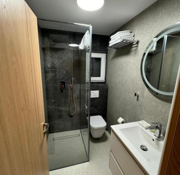 חדר דלוקס, Pensiune Restaurant Pizzerie 2 Păuni