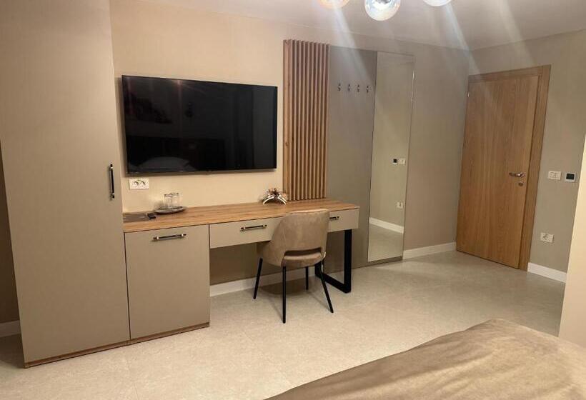 غرفة ديلوكس, Pensiune Restaurant Pizzerie 2 Păuni