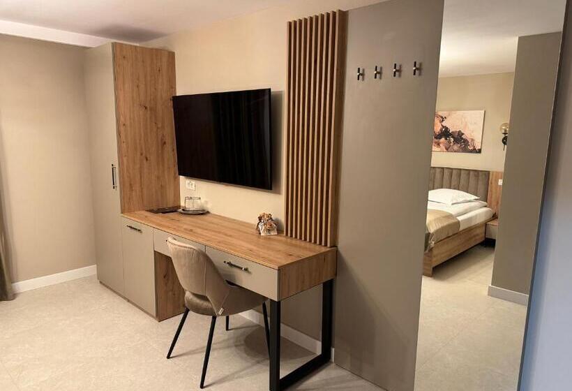 חדר דלוקס, Pensiune Restaurant Pizzerie 2 Păuni