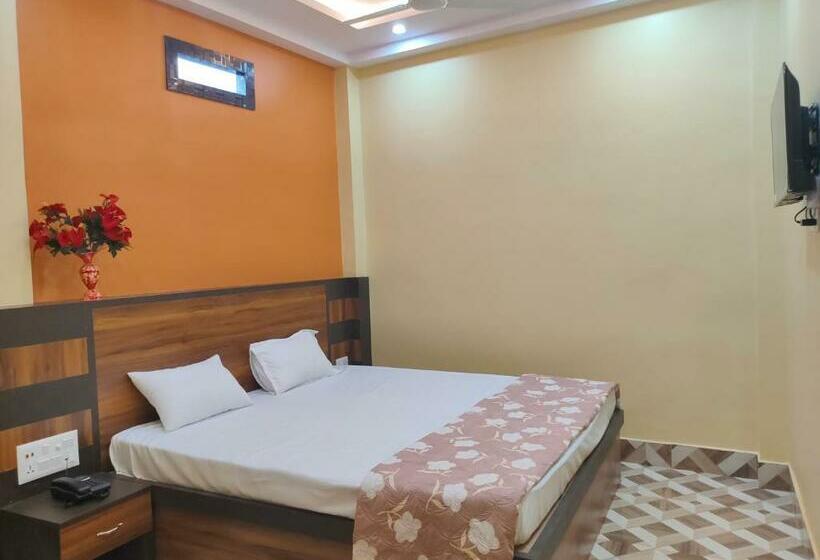스탠다드 룸, Vaishnavi Near Baba Dham Temple