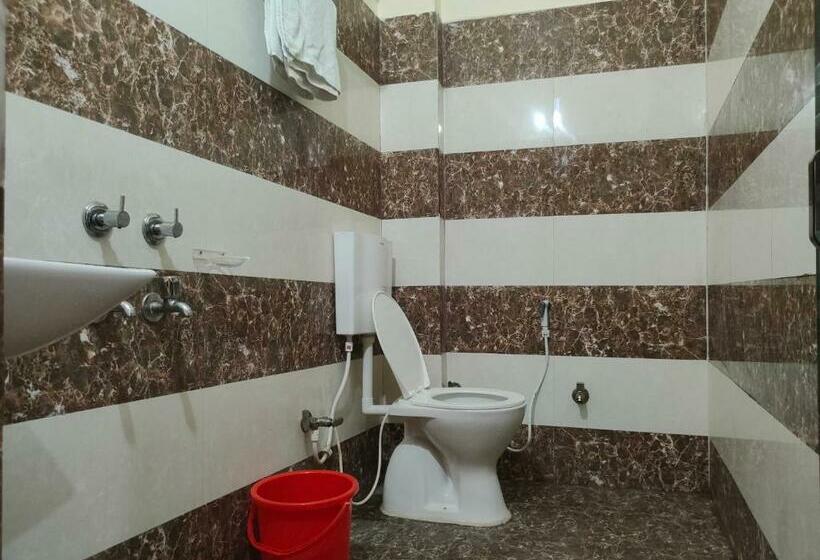 스탠다드 룸, Vaishnavi Near Baba Dham Temple