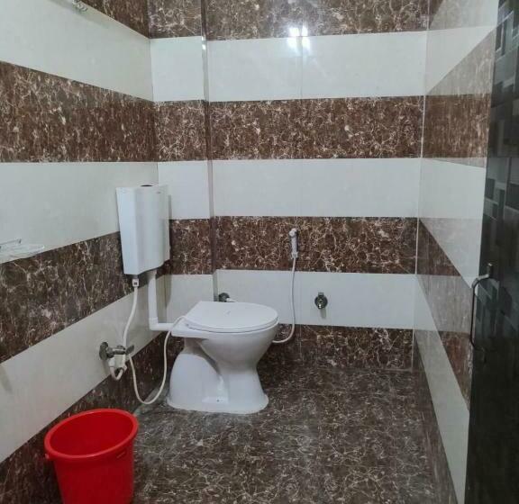 스탠다드 룸, Vaishnavi Near Baba Dham Temple