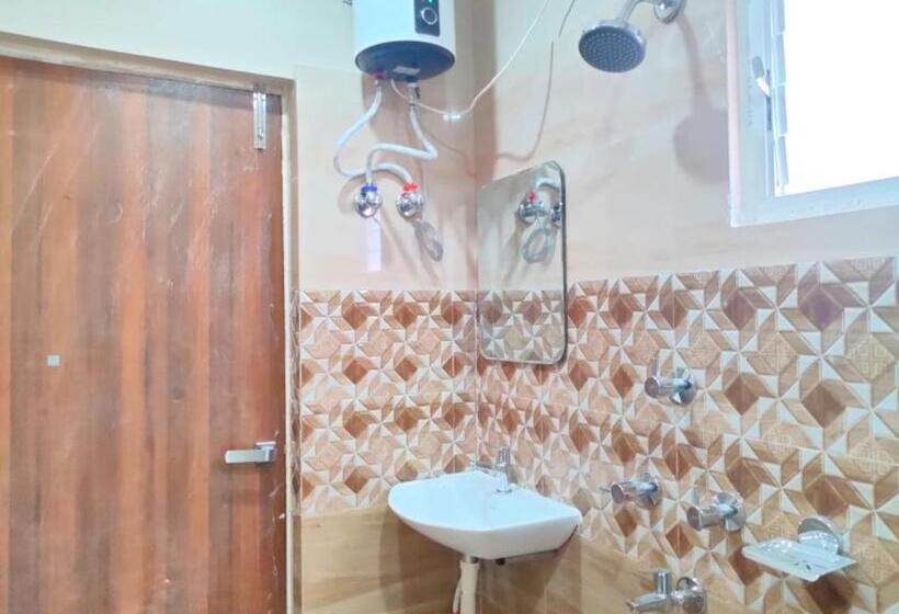 스탠다드 룸, Vaishnavi Near Baba Dham Temple