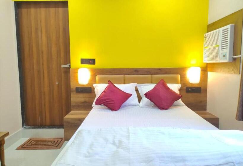 스탠다드 룸, Vaishnavi Near Baba Dham Temple