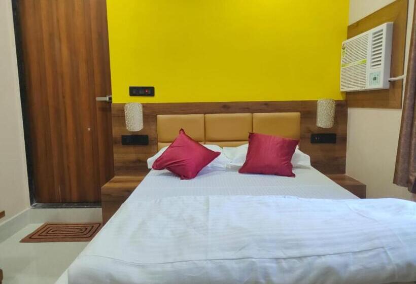 스탠다드 룸, Vaishnavi Near Baba Dham Temple