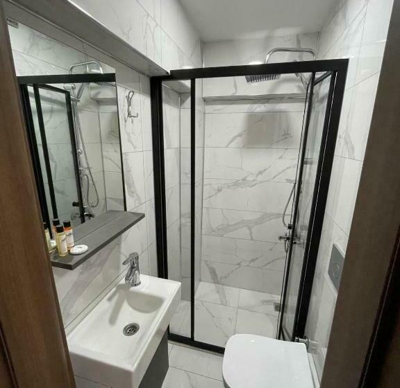 اتاق استاندارد, Royalova