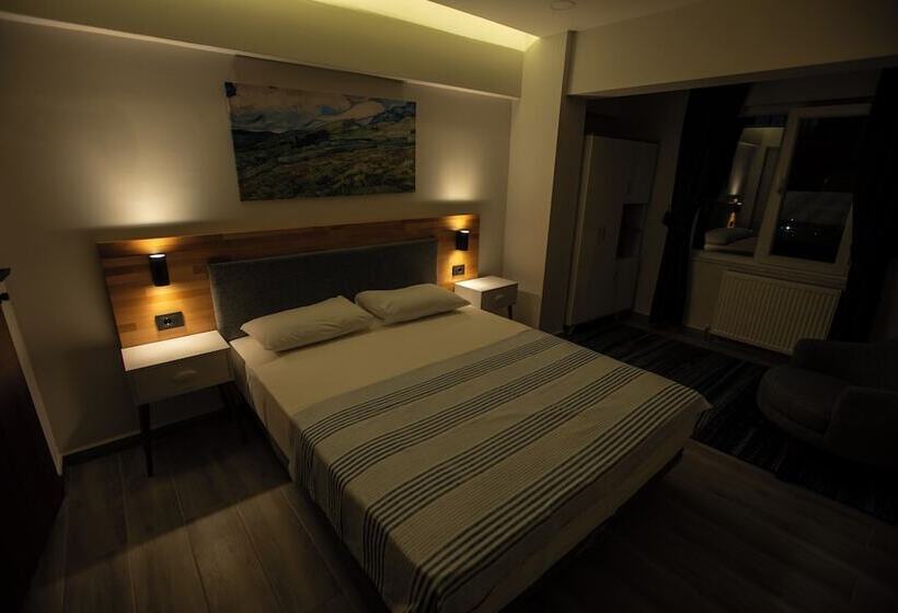 اتاق استاندارد, Royalova