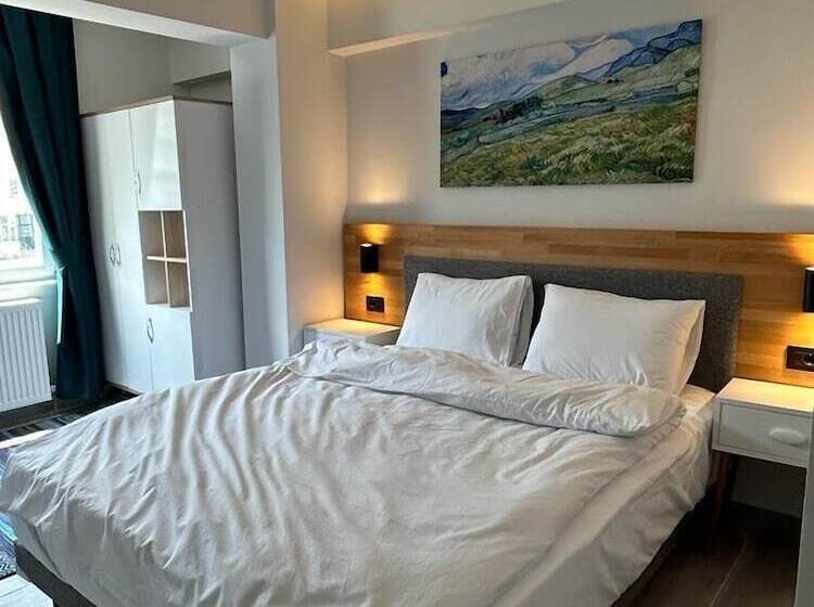 اتاق استاندارد, Royalova