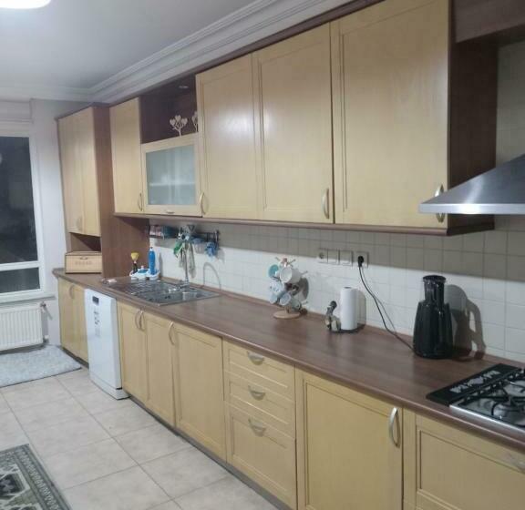 غرفة قياسية, Family House