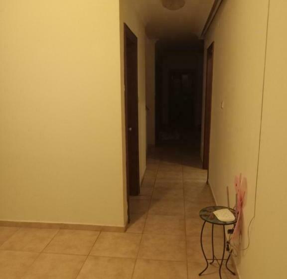 اتاق استاندارد, Family House