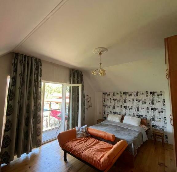اتاق استاندارد با بالکن, Guesthouse Kvara Mukhuri