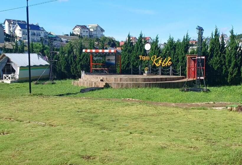 اتاق خانوادگی با چشمانداز باغ, Homestay Mai Anh đào