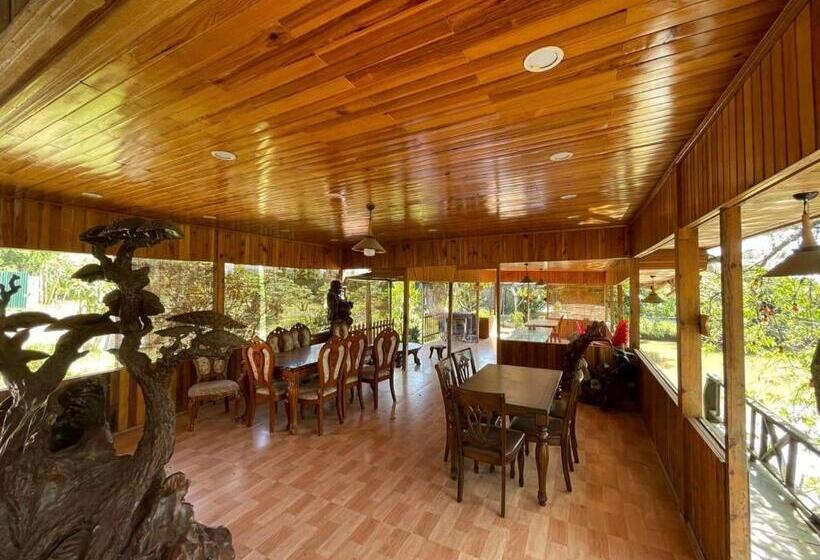 اتاق خانوادگی با چشمانداز باغ, Homestay Mai Anh đào