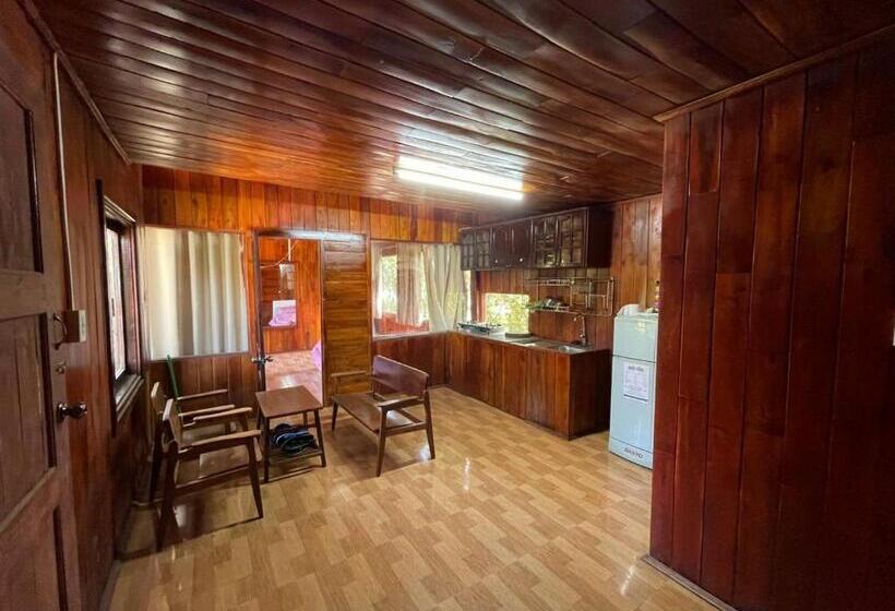 اتاق خانوادگی با چشمانداز باغ, Homestay Mai Anh đào