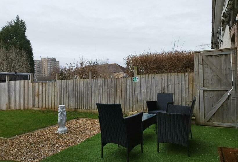 اتاق لوکس, Pace Home