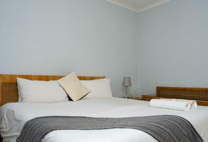 Habitación Triple Estándar Baño Compartido, Grey Shade Place