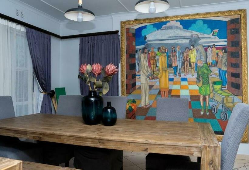 Habitación Triple Estándar Baño Compartido, Grey Shade Place